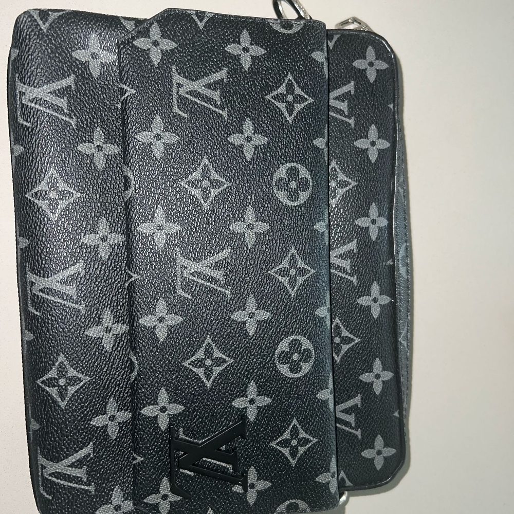 Louis Vuitton Fastline Black MessengerBag